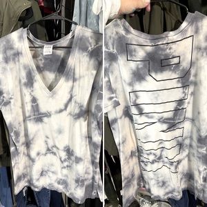 VS PINK TIE DYE VNECK TEE